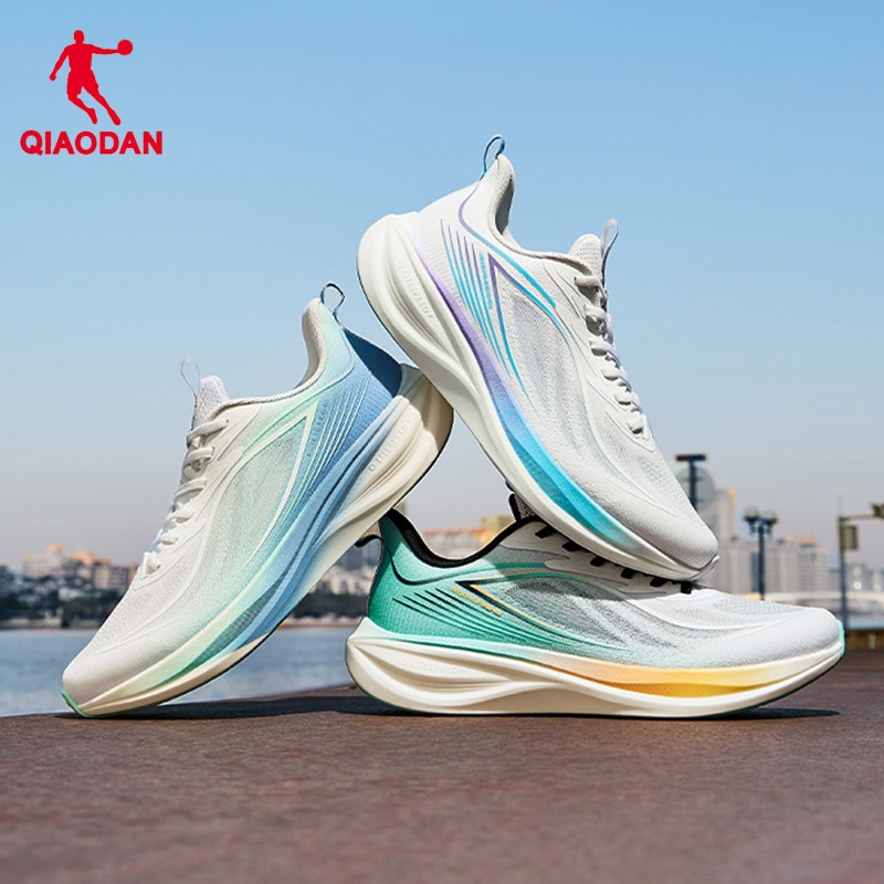 Qiaodan LiteSpeed 6.0 รองเท้าวิ่งระบายอากาศสําหรับผู้ชายน้ําหนักเบากันกระแทกตาข่ายพื้นนุ่ม QXB023262207 — รองเท้ากีฬา แบรนด์ Qiaodan ของแท้ 100% เช็คราคาจาก Shopee Lazada thumbnail 9