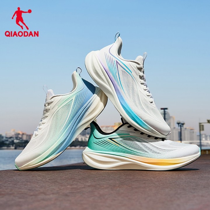 Qiaodan LiteSpeed 6.0 รองเท้าวิ่งระบายอากาศสําหรับผู้ชายน้ําหนักเบากันกระแทกตาข่ายพื้นนุ่ม QXB023262207 — รองเท้ากีฬา แบรนด์ Qiaodan ของแท้ 100% เช็คราคาจาก Shopee Lazada thumbnail 9