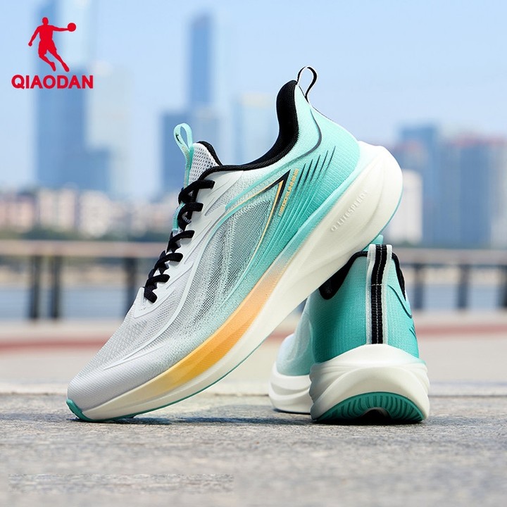 Qiaodan LiteSpeed 6.0 รองเท้าวิ่งระบายอากาศสําหรับผู้ชายน้ําหนักเบากันกระแทกตาข่ายพื้นนุ่ม QXB023262207 — รองเท้ากีฬา แบรนด์ Qiaodan ของแท้ 100% เช็คราคาจาก Shopee Lazada thumbnail 8