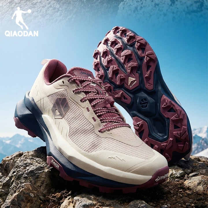 Qiaodan Mountain God 3.0 รองเท้าวิ่งผู้หญิง Trail เดินป่ากลางแจ้ง Stable Anti-slip QDF192262977 — รองเท้ากีฬา แบรนด์ Qiaodan ของแท้ 100% เช็คราคาจาก Shopee Lazada - รูปที่ 1