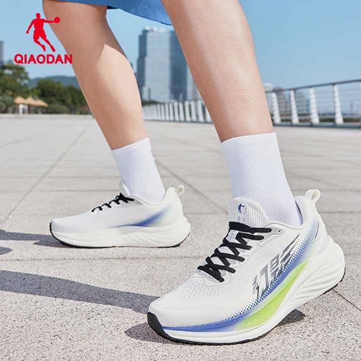 Qiaodan WIDE MIX รองเท้าวิ่งผู้ชายกันกระแทกมืออาชีพระบายอากาศน้ําหนักเบา QXB023261220ร — รองเท้ากีฬา แบรนด์ Qiaodan ของแท้ 100% เช็คราคาจาก Shopee Lazada thumbnail 6