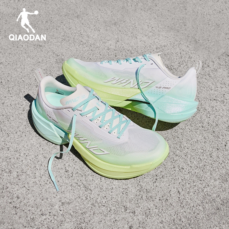 Qiaodan WIND 4PRO รองเท้าวิ่งผู้หญิง Marathon Racing Full-Palm Carbon Plate QDB022262291 — รองเท้ากีฬา แบรนด์ Qiaodan ของแท้ 100% เช็คราคาจาก Shopee Lazada thumbnail 4