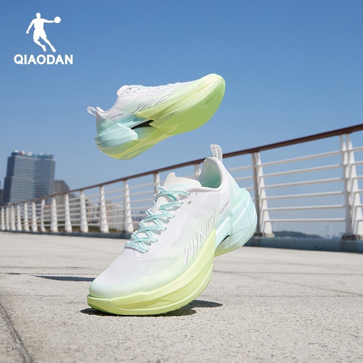 Qiaodan WIND 4PRO รองเท้าวิ่งผู้หญิง Marathon Racing Full-Palm Carbon Plate QDB022262291 — รองเท้ากีฬา แบรนด์ Qiaodan ของแท้ 100% เช็คราคาจาก Shopee Lazada thumbnail 3