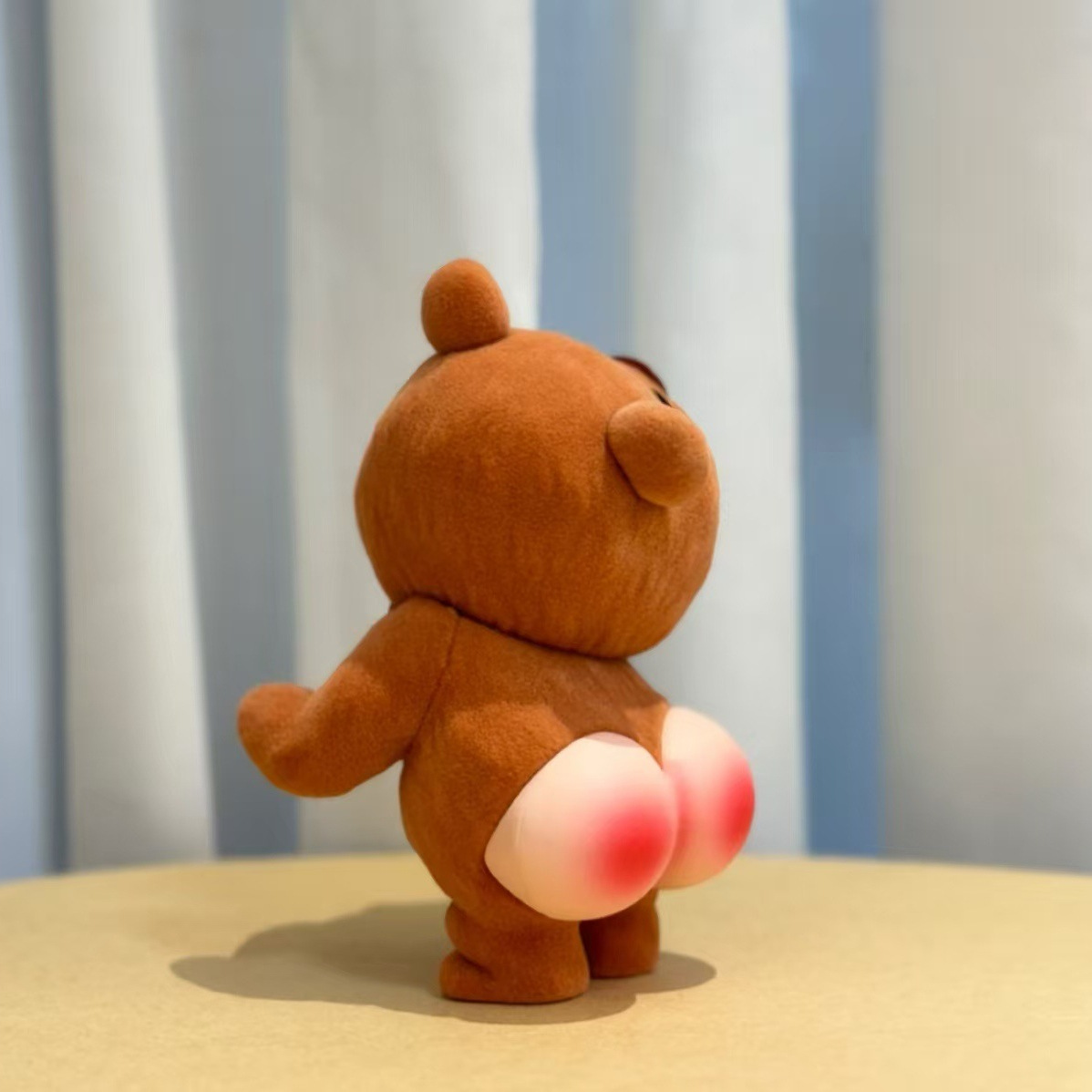 โมเดล ชุดหมี ของเล่นสะสม ตั้งโต๊ะทำงาน แต่งห้องนอน Butt Bear Crayon Fun ...