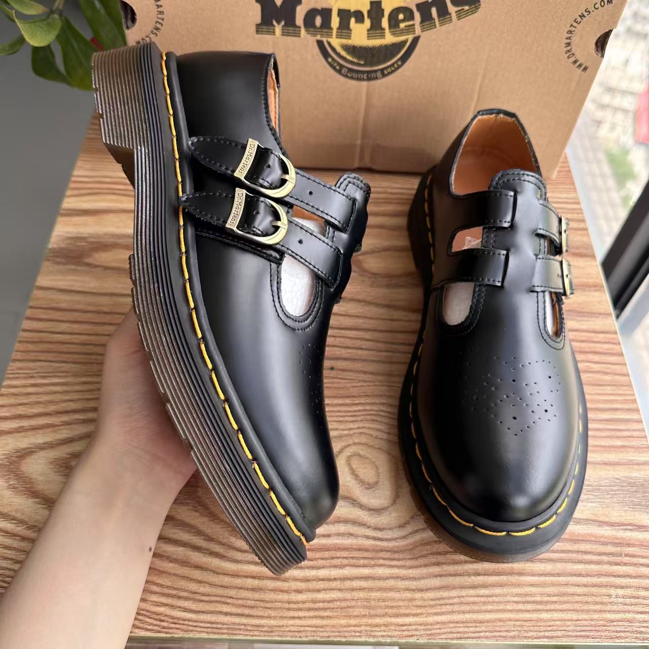 Dr Martens Air Wair 8065 Martin Boots หนังแท้ T ประเภทรองเท้า Mary Jane ...