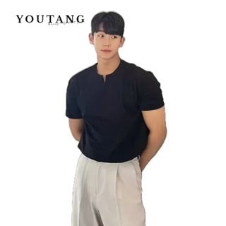 YOUTANG เสื้อยืด ผู้ชายที่เป็นผู้ใหญ่และมั่นคง ความรู้สึกของการออกแบบซอกผู้ชาย คอวี แขนสั้น ฤดูร้อน เสื้อด้านล่าง แขนห้าจุดระดับไฮเอนด์