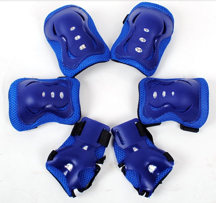 ภาพหน้าปกสินค้าพร้อมส่ง   อุปกรณ์ป้องกันโรลเลอร์สเก็ตอุปกรณ์ป้องกันสเก็ต อุปกรณ์ป้องกันกีฬา 4-15 ปี Child knee pads จากร้าน surpriseshopping บน Shopee
