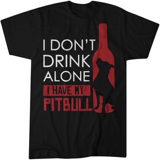 เสื้อยืดผู้ชาย GILDAN เสื้อยืด พิมพ์ลาย I Dont Drink Alone I Have My Pitbull สําหรับผู้ชาย และผู้หญิง S-5XL