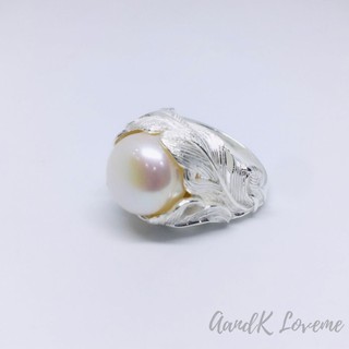 แหวนเงินแท้ทรงใบไม้ ประดับด้วยไข่มุกแท้ทรงซาลาเปา (Freshwater Pearl)