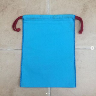 ถุงผ้า ถุงผ้าหูรูด สวยมาก ขนาดกำลังดี พกพาสะดวก สีฟ้า สามารถถือคล้องมือได้ สีสวยมาก ของใหม่ มือ 1 กระเป๋า น่ารักมาก