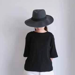 [ใส่โค้ดลดSMAMAY150]เสื้อยืดผู้หญิง สีดำ ขายดีมาก เนื้อ cotton ทอลูกโซ่