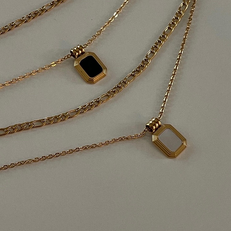 chic-appeal-double-layer-black-pendant-necklace-สร้อยคอ-2-ชั้น-ประดับด้วยจี้ทรงสี่เหลี่ยม-สไตล์มืนิมอล