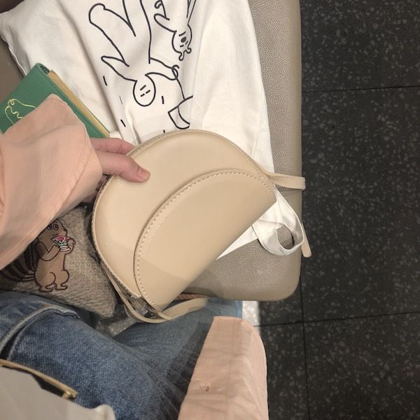 ทักแชทสอบถามสต๊อคก่อนกดสั่งซื้อ-milky-bag-กระเป๋าหนังคุมโทน-แต่งtotal-look-กันได้ง่ายๆ-ดูดีมีสไตล์