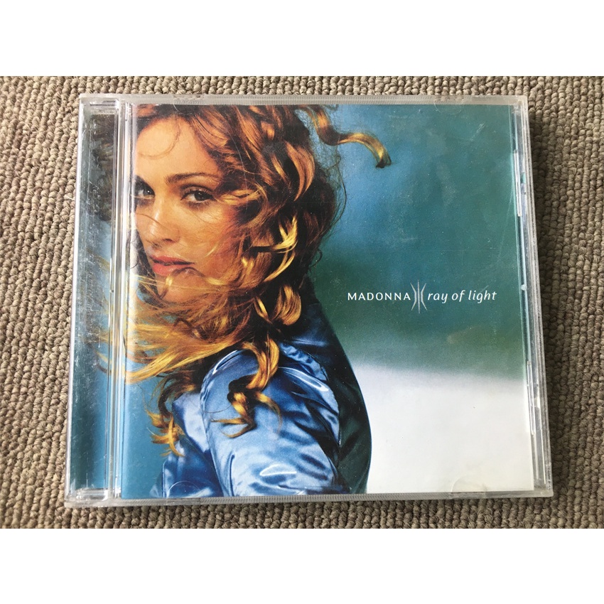 madonna-ray-of-light-เวอร์ชั่นสุ่ม-แกะกล่อง