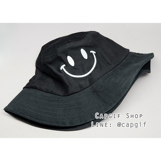 หมวกบักเก็ตสีดำปักหน้ายิ้ม (BucketHat)