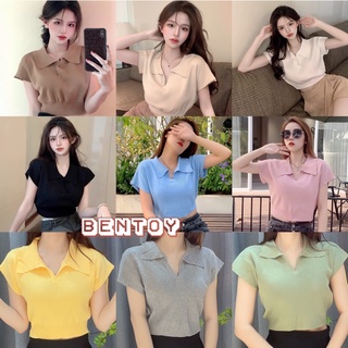 ภาพขนาดย่อของภาพหน้าปกสินค้าBentoy*(B003/K282)เสื้อครอปไหมพรม แขนกุดคอปกหน้าวี จากร้าน bentoy บน Shopee