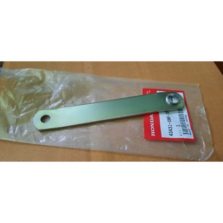 เหล็กยึดฝาครอบเบรคหลัง (แท้) Honda ดรีมเก่า / ดรีมคุรุสภา / c70 /c100 / c50