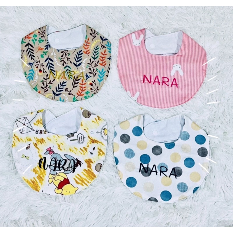 baby-bibs-ผ้าซับน้ำลายเด็ก-ผ้ากันเปื้อนเด็ก-ผ้าพันคอ-ผ้าเช็ดปาก-ปักชื่อ-ทรงตัว-u-ลายที่-120-135