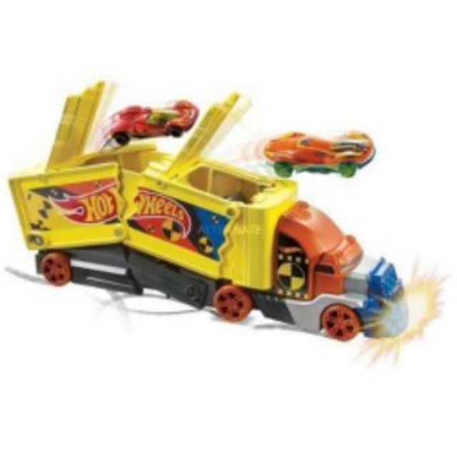 รถบรรทุก-hotwheels-crash-rig