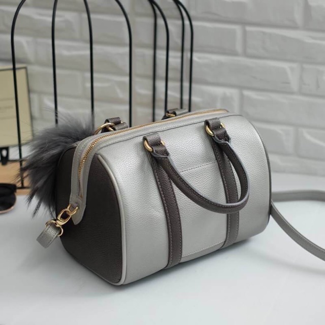 ของแท้-keep-grey-two-tone-leather-pillow-bag-สวย-น่ารัก-ขนาดตอบทุกโจทย์การใช้งาน
