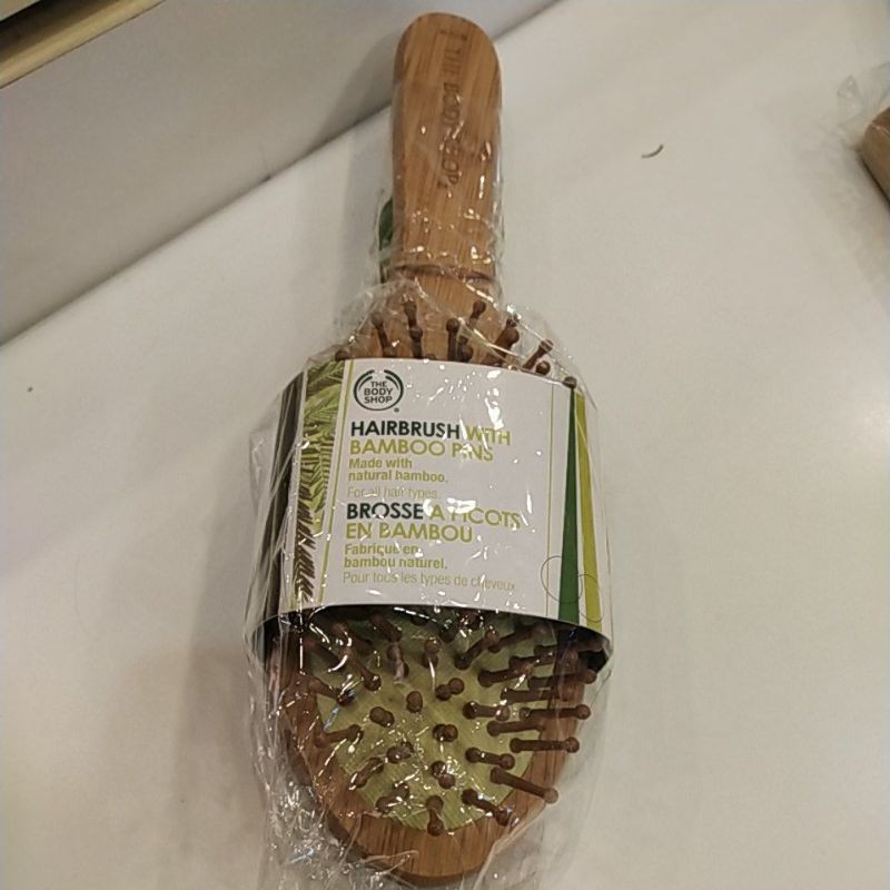 พร้อมส่ง-หวีไม้-the-body-shop-hair-brush-with-bamboo-pins