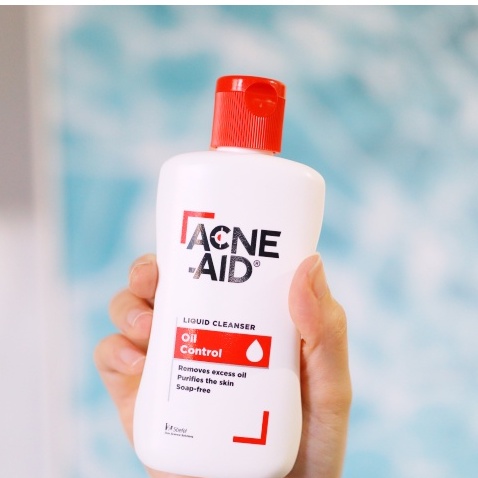 acne-aid-100มล-สีแดง-ช่วยลดสิวเเละความมันบนใบหน้า