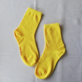 ถุงเท้าสีเหลือง นีออน