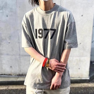 [S-5XL]Fog FEAR OF GOD 1977 เสื้อยืดแขนสั้น ทรงหลวม สีเทา