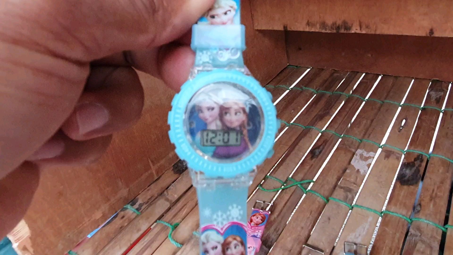 นาฬิกาการ์ตูน-frozen