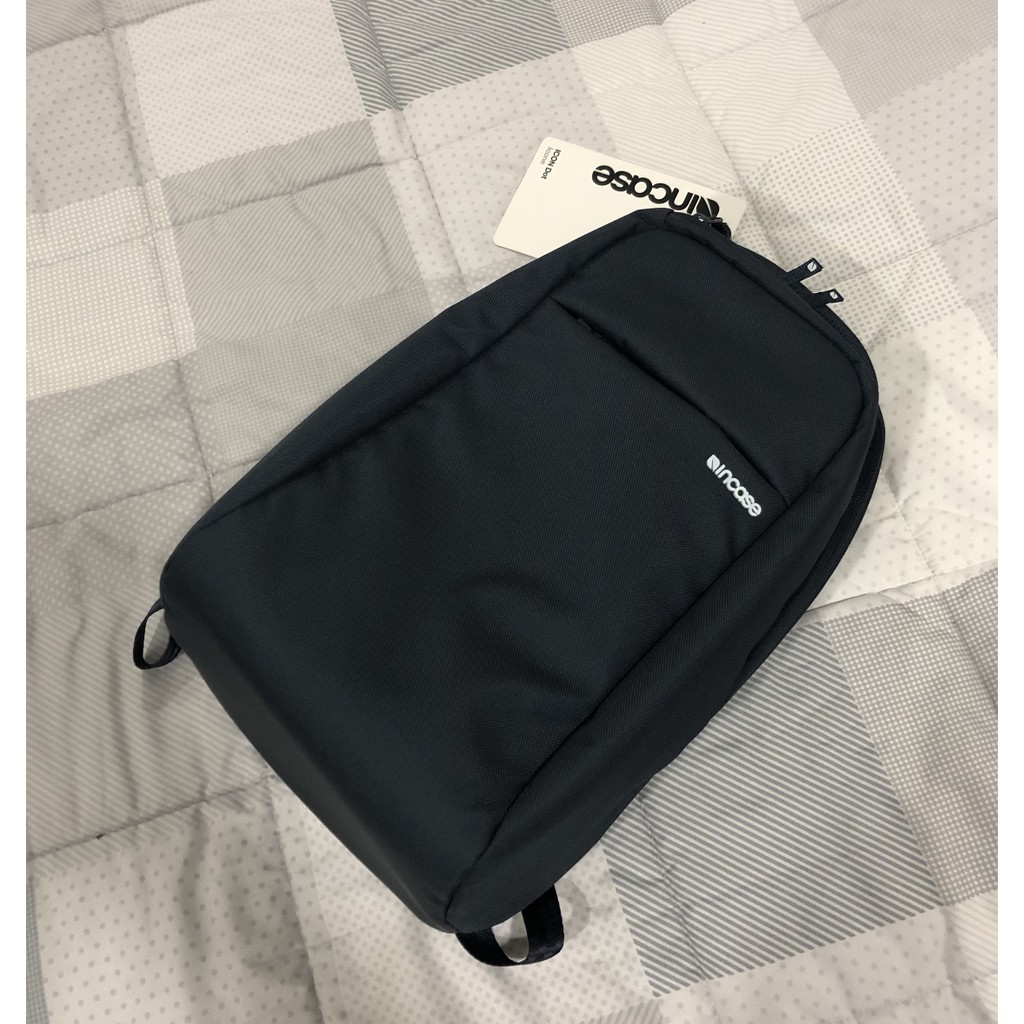 incase icon dot mini backpack it ensures a wide range of laptops and tablets can be carried with ease Incase ICON Dot Backpack |