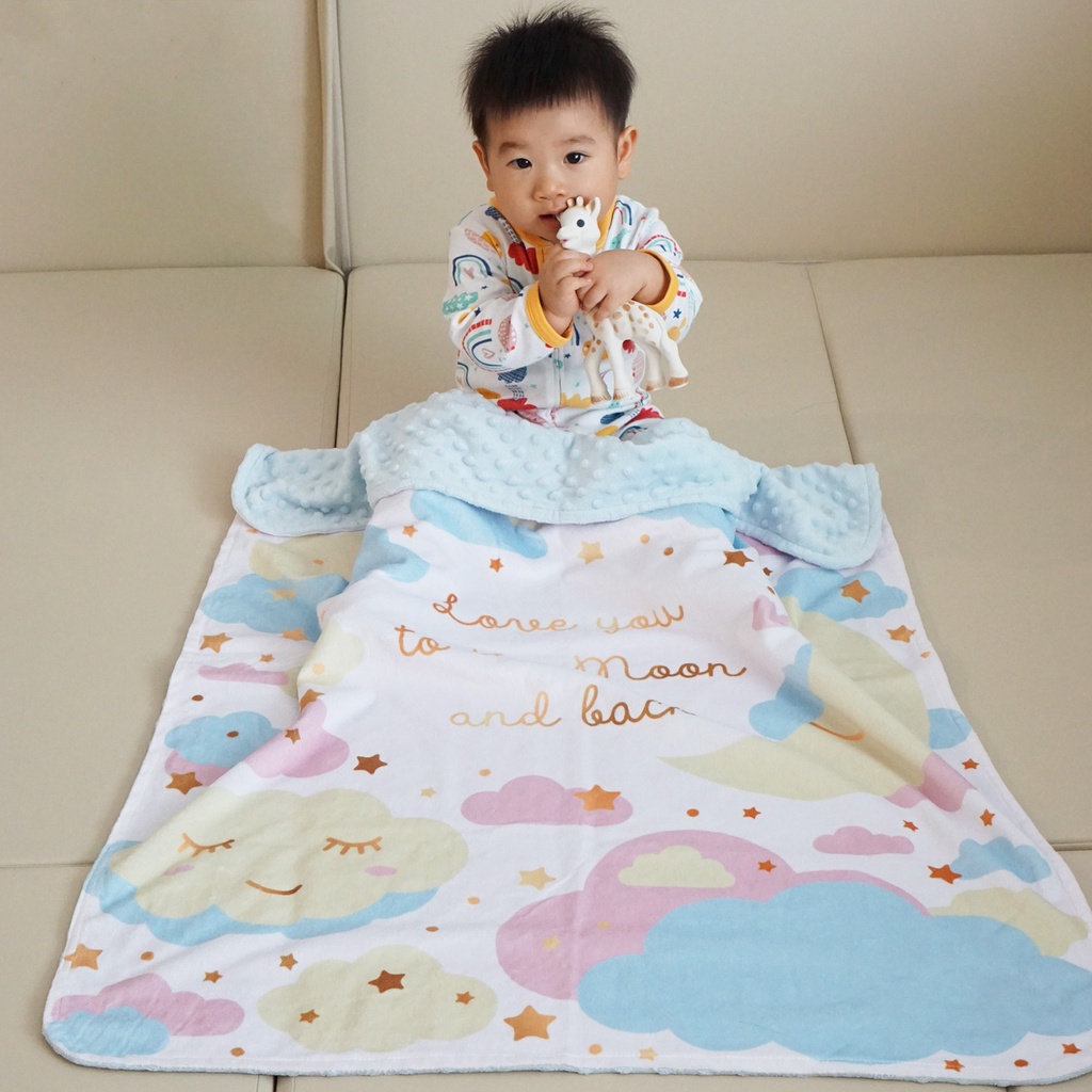 ภาพหน้าปกสินค้าผ้าห่ม Minky ขนาด 75x100cm+ฟรีกล่องของขวัญ จากร้าน alittlepearl บน Shopee