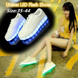 ภาพหน้าปกสินค้ารองเท้าผ้าใบ แบบมีไฟ LED สำหรับคู่รัก ที่เกี่ยวข้อง