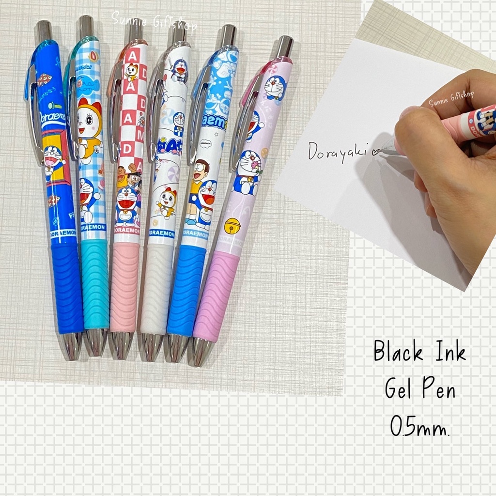 ภาพหน้าปกสินค้าพร้อมส่ง ลายมาใหม่ ปากกาเจลสีดำ ขนาด 0.5 สีดำ ลาย Doraemon ลายชุด2 จากร้าน sunniegiftshop บน Shopee