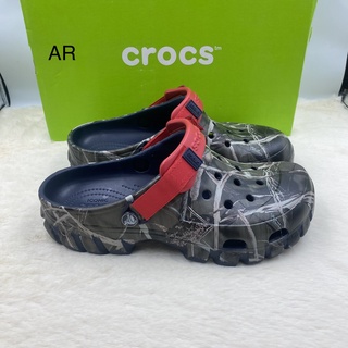 รองเท้า Crocs แบบสวมสำหรับผู้ชายรุ่นเท้าหัวโต ลายใหม่ น้ำหนักเบา นิ่มใส่สบายเท้า งานสวยทุกคู่ค่ะ