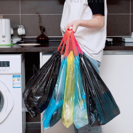 ราคาและรีวิวพร้อมส่ง ถูกมาก ถุงขยะ ถุงขยะหูหิ้ว ถุงขยะในครัว ถุงขยะสีดำ ถุงขยะใช่ในสำนักงาน 1 ม้วน มี 15 ใบ ขนาด 45 * 50 cm