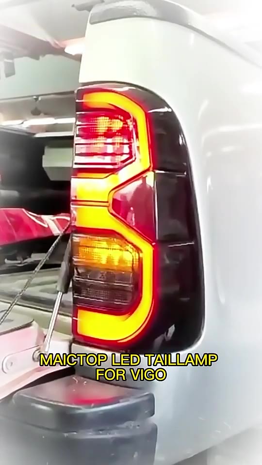 vigoไฟท้าย-vigotaillight-revoไฟท้าย-สีสโมค-for-toyota-hilux-vigo-champ-2005-2014สามารถนำไปใส่รุ่นธรรมดาได้-ไฟซ้าย-ไฟขวา-รวมชุดสายไฟ-และหลอดไฟ