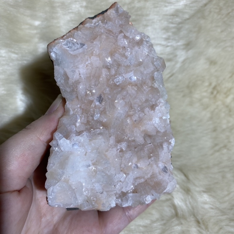 ผลึกของควอตซ์-quartz-1ชิ้น-หินแห่งการรักษาและการแสดงออกอย่างสร้างสรรก้อนผลึก-หินธรรมชาติ-หินผลึก-หินรูปทรงธรรมชาติ