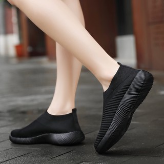 ภาพขนาดย่อของภาพหน้าปกสินค้ารองเท้ากีฬา รองเท้าผ้าใบ พื้นนิ่ม ยืดหยุ่น สวมใส่สบาย สีดํา แฟชั่นสําหรับผู้หญิง รองเท้าผ้าใบผู้หญิง จากร้าน quanzhoulizu123.th บน Shopee ภาพที่ 4