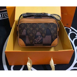 กระเป๋า​สะพาย​ข้าง​ Louis​Vuitton​