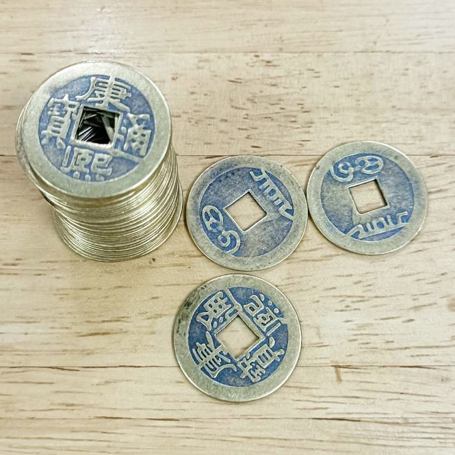 ภาพหน้าปกสินค้าเหรียญนำโชค เงินทองไหลมาเทมา เหรียญจีน เหรียญอี้จิง เหรียญเก่าจีน เหรียญจีนโบราณ ปรับฮวงจุ้ย ของมงคล เหรียญ ของนำโชค ZX จากร้าน realwoodpc บน Shopee