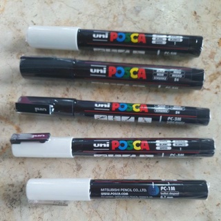 ปากกา Uni Posca  สีขาว ดำ ขนาด 0.7  ,0.9-1.3,1.8-2 5