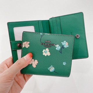 🦋พร้อมส่ง🦋กระเป๋าสตางค์ COACH C8703 SNAP WALLET WITH MYSTICAL FLORAL PRINT (QBGRU)