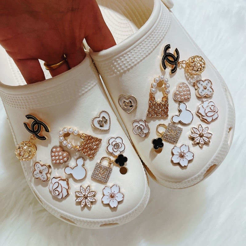 ภาพสินค้าพร้อมส่ง jibbittz จิ๊บบิทตัวติดรองเท้ามีรู  มีของแถมทุกรายการ สินค้าส่งจากไทยไม่ต้องรอนานต จากร้าน kittylinping บน Shopee ภาพที่ 4