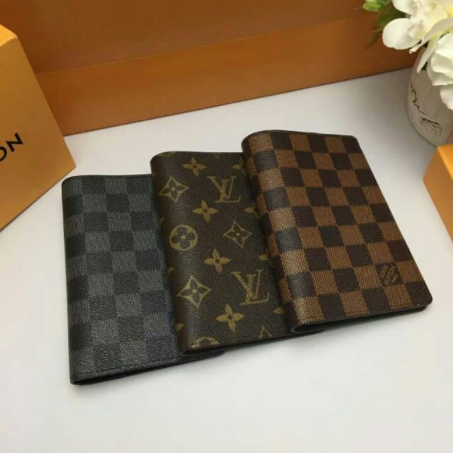 louis-vuitton-passport-หนังแท้