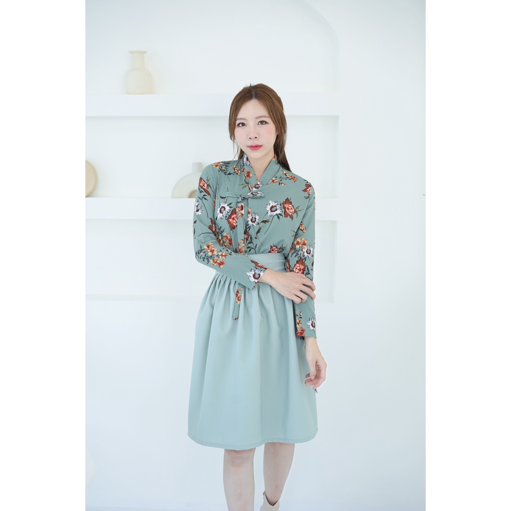 boraunnii-ชุดฮันบกประยุกต์-โทนสีเขียว-พร้อมส่ง-modern-hanbok