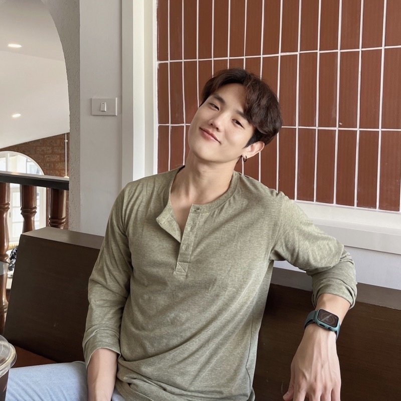เสื้อยืดแขนยาว-สีเขียว-คอกระดุม-เกรดดี-เสื้อที่ใส่ได้กับทุกวัน
