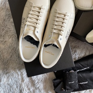 ภาพขนาดย่อของภาพหน้าปกสินค้าแนะนำสอบถามไซส์คงเหลือ ก่อนกดสั่งนะคะ YSL Saint laurent sneakers court classic sl/06 (รุ่นผ้า) จากร้าน suckkershop บน Shopee ภาพที่ 2