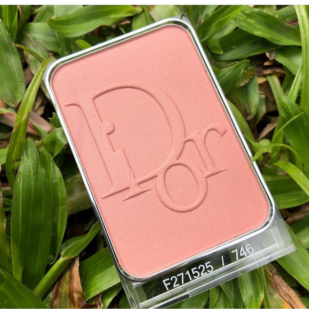 dior-blush-vibrant-colour-powder-blush-7g