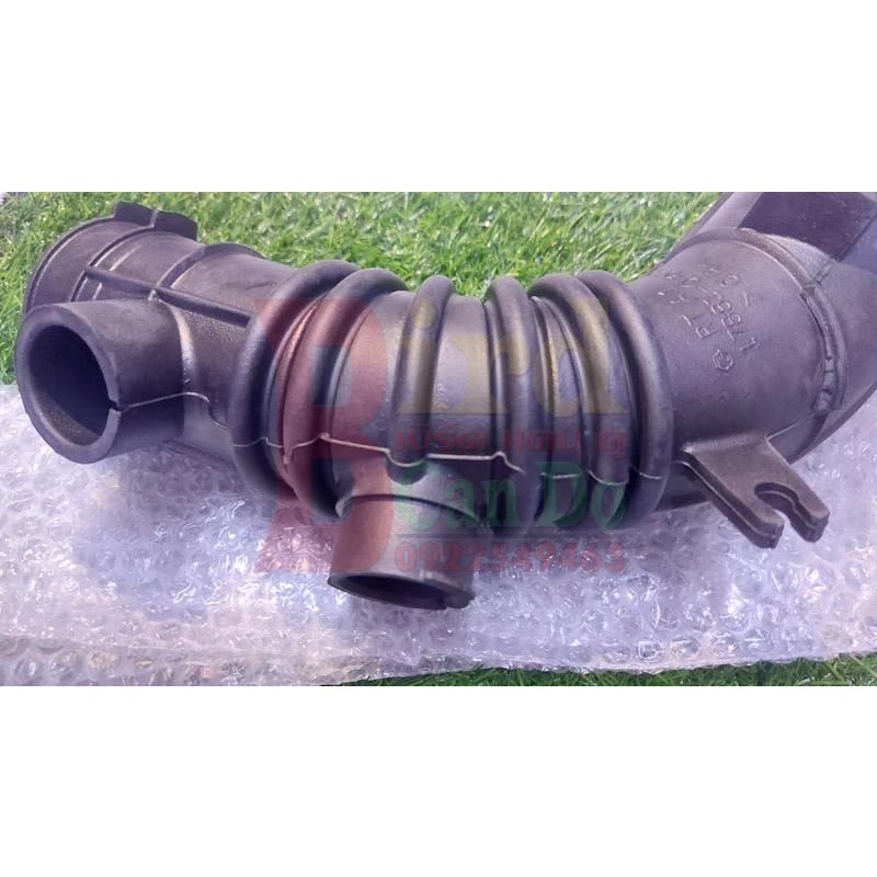 ท่อหม้อกรองอากาศ-แท้ศูนย์-ท่ออากาศ-toyota-camry-acv30-acv31-part-no-17881-0h070