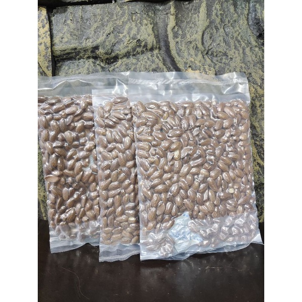 ถั่วอัลมอนด์ออเเกนิกสำหรับนก-500g